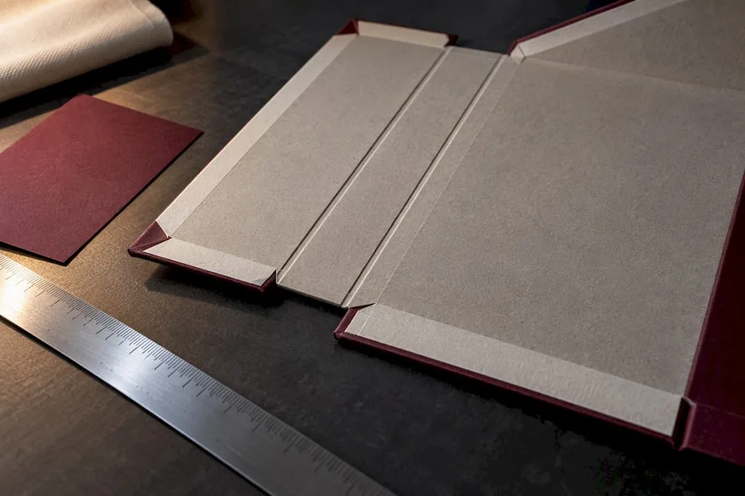 Close-up of rigid box crease zones