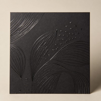 Raised / Textured Varnish swatch